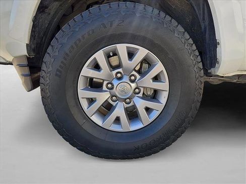 Used 2019 Toyota Tacoma SR5 image 30