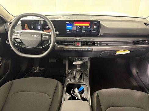 New 2026 Kia K4 FWD image 38