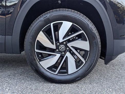 New 2026 Volkswagen Atlas SE image 11