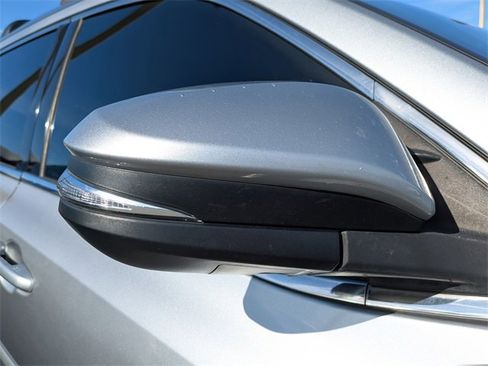 Used 2016 Toyota Highlander Limited Platinum image 11