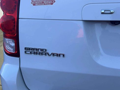 Used 2014 Dodge Grand Caravan SXT w/ Rear Park Assist Package FWD image 37