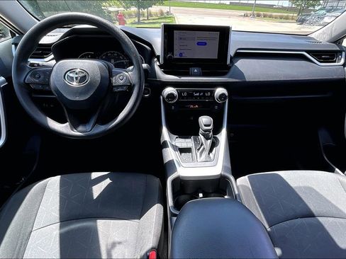 Used 2025 Toyota RAV4 XLE FWD image 18