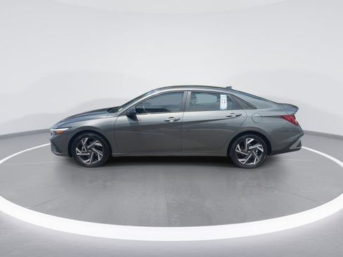 Certified 2025 Hyundai Elantra SEL FWD image 5