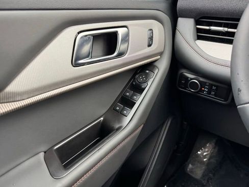 Certified 2025 Ford Explorer Active AWD/4WD image 31