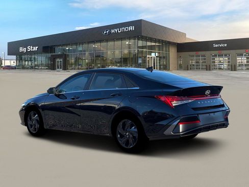 New 2026 Hyundai Elantra SEL Sport FWD image 4