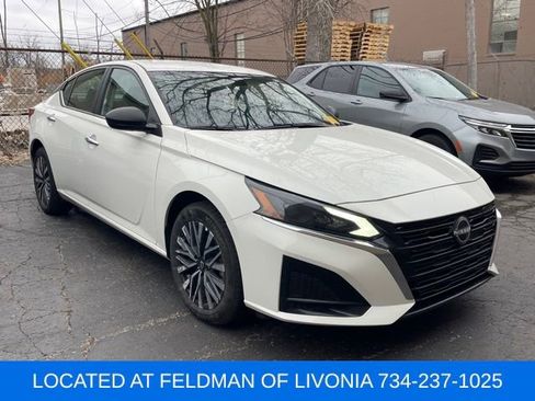 Used 2025 Nissan Altima 2.5 SV image 4