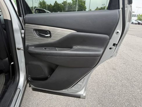 Used 2015 Nissan Murano SV w/ Premium Package AWD/4WD image 17