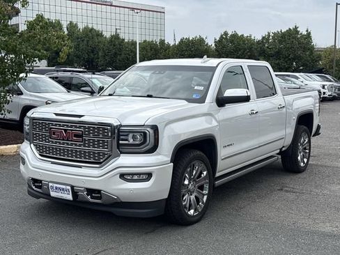 Used 2017 GMC Sierra 1500 Denali w/ Denali Ultimate Package AWD/4WD image 6