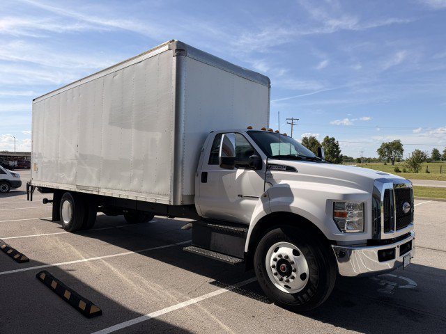 Used 2023 Ford F650 2WD Regular Cab Super Duty image 3