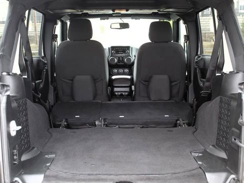 Used 2018 Jeep Wrangler Unlimited Sport S AWD/4WD image 18