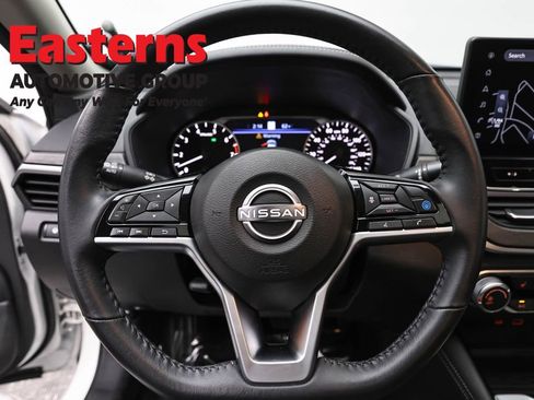 Used 2024 Nissan Altima 2.5 SV w/ SV Premium Package FWD image 10