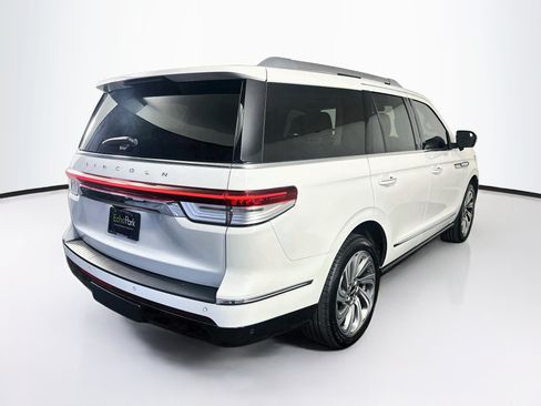 Used 2023 Lincoln Navigator Reserve AWD/4WD image 9