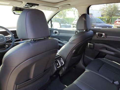 New 2025 Kia Sorento S w/ Panoramic Sunroof Package image 13