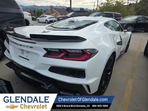 Used 2025 Chevrolet Corvette Z06 RWD image 4
