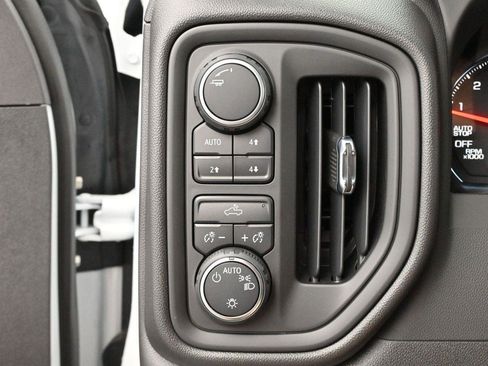 Used 2025 Chevrolet Silverado 1500 Custom Trail Boss w/ Turbomax Blackout Package AWD/4WD image 27