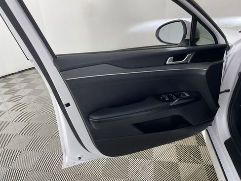 Used 2021 Kia K5 LXS image 11