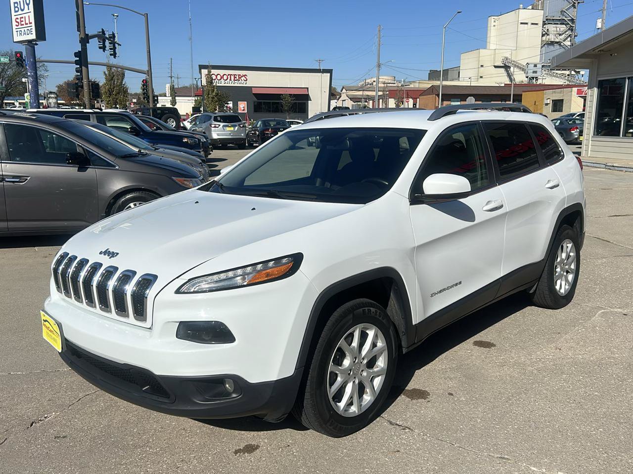 Used 2017 Jeep Cherokee Latitude w/ Safety/Convenience Group AWD/4WD image 7