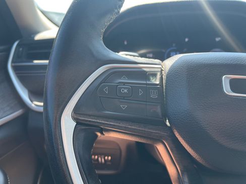 Used 2022 Jeep Grand Cherokee L Limited RWD image 19