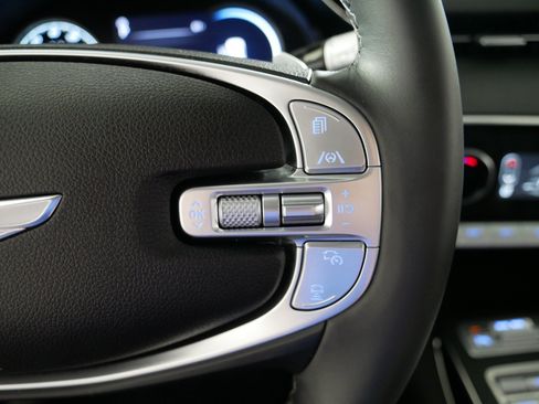 Certified 2025 Genesis GV70 2.5T AWD/4WD image 28