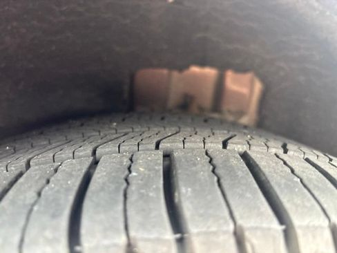 Used 2016 Ford Fusion SE FWD image 5