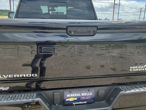 Used 2020 Chevrolet Silverado 2500 High Country w/ Technology Package AWD/4WD image 26