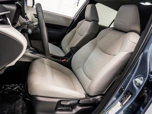 Used 2025 Toyota Corolla Cross LE AWD/4WD image 6