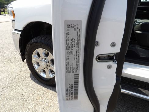 Used 2024 RAM 2500 Big Horn AWD/4WD image 63