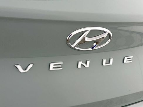 Used 2025 Hyundai Venue Limited FWD image 28