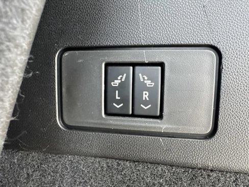 Used 2023 Cadillac XT6 Luxury FWD image 12