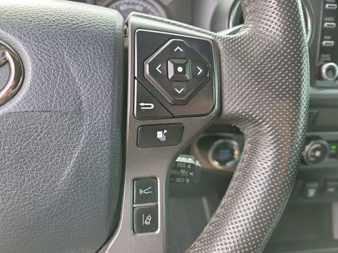 Used 2020 Toyota Tacoma TRD Sport image 22