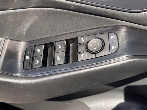 Used 2024 Nissan Rogue S AWD/4WD image 21