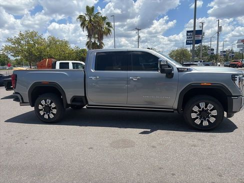 Used 2024 GMC Sierra 2500 Denali w/ Denali Reserve Package AWD/4WD image 4
