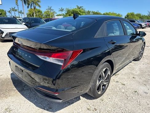 Used 2023 Hyundai Elantra SEL w/ Convenience Package FWD image 6