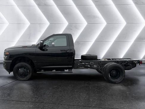 New 2026 RAM 3500 Tradesman image 19