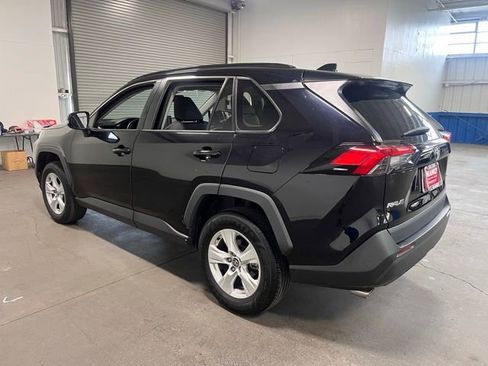 Used 2020 Toyota RAV4 XLE w/ Convenience Package image 5