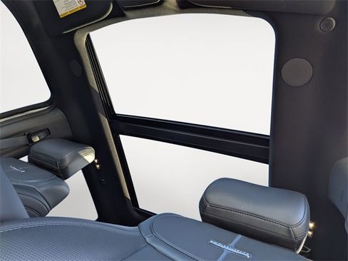 Used 2025 Ford F250 Platinum image 26