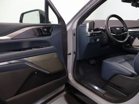 New 2026 Cadillac Escalade IQL Luxury image 6