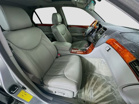 Used 2005 Lexus LS 430 RWD image 29