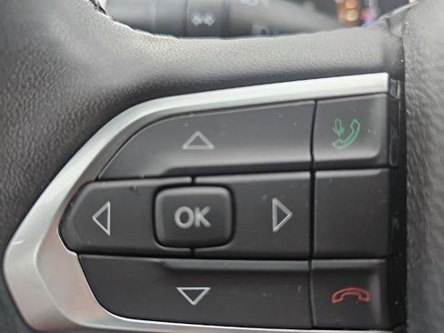 Used 2024 Jeep Compass Latitude AWD/4WD image 16