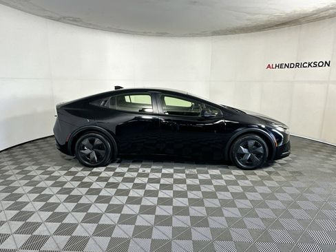 Used 2024 Toyota Prius LE image 2