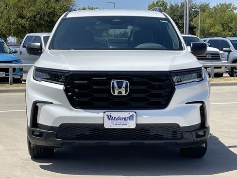 Certified 2025 Honda Pilot Sport image 8