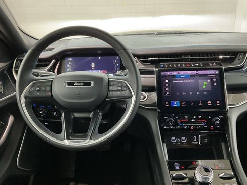 Used 2023 Jeep Grand Cherokee Trailhawk w/ Luxury Tech Group III image 8