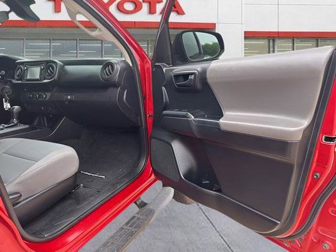 Used 2018 Toyota Tacoma SR w/ SR Convenience Package RWD image 19
