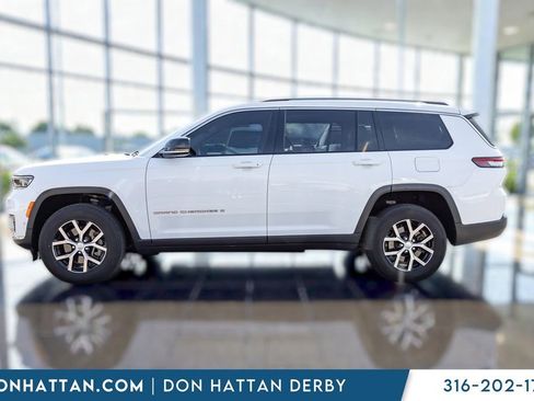 Used 2023 Jeep Grand Cherokee L Limited w/ Luxury Tech Group II AWD/4WD image 2