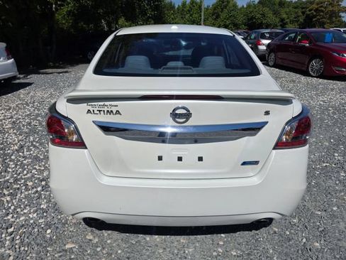 Used 2014 Nissan Altima 2.5 S w/ Sport Value Package FWD image 6
