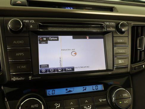 Used 2015 Toyota RAV4 XLE AWD/4WD image 36