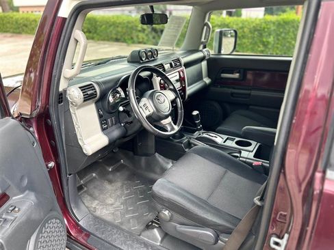 Used 2007 Toyota FJ Cruiser 2WD image 34