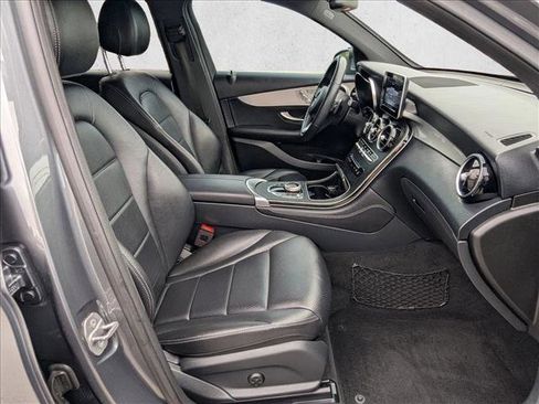 Used 2019 Mercedes-Benz GLC 300 4MATIC image 20
