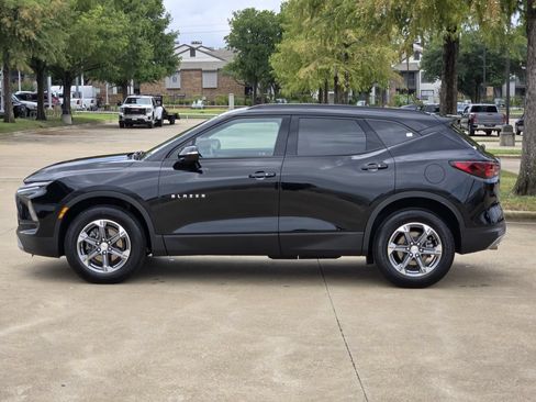 Used 2024 Chevrolet Blazer LT FWD image 4