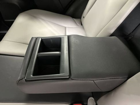 Used 2016 Toyota RAV4 Limited w/ Advanced Technology Package AWD/4WD image 21